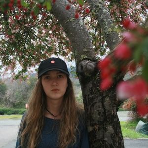 Meet your Posher, Thea